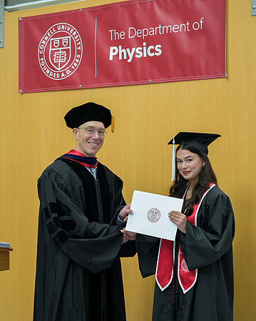 Cornell_Physics_Undergraduate_Commencement_2025_044