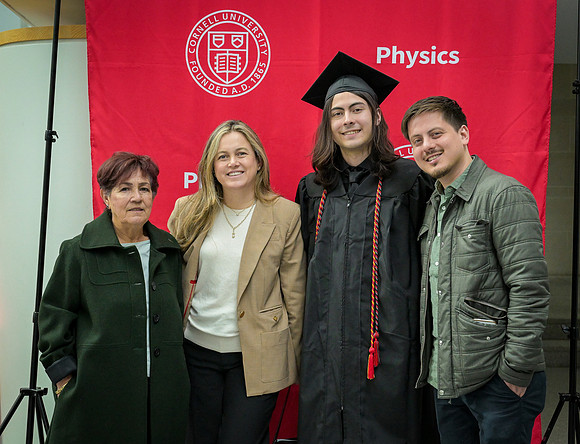 Cornell_Physics_Undergraduate_Commencement_2025_109