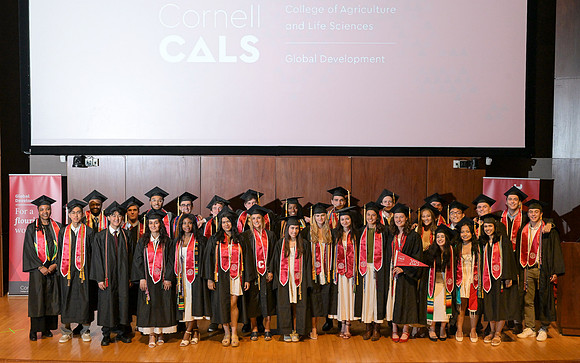 Global_Development_Graduation_2025_147