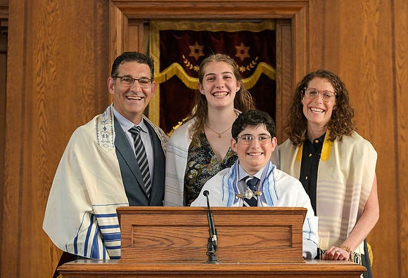 Isaac_Greene_Bar_Mitzvah_Portraits_041