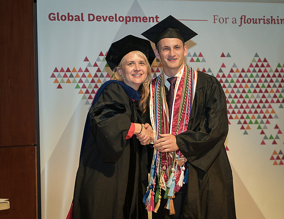 Global_Dev_Graduation_Ceremony_2024_053