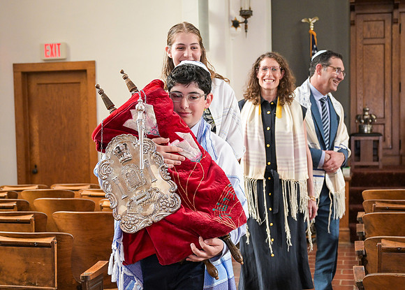 Isaac_Greene_Bar_Mitzvah_Portraits_087