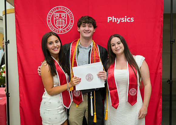Cornell_Physics_Commencement_2026_083