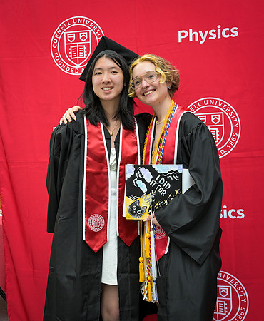 Cornell_Physics_Commencement_2026_095