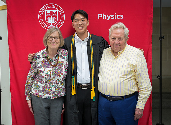 Cornell_Physics_Commencement_2026_097