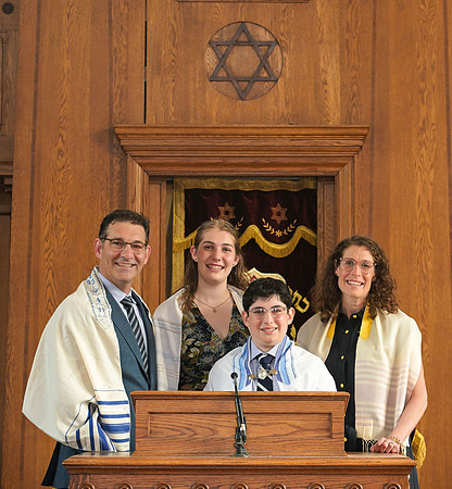 Isaac_Greene_Bar_Mitzvah_Portraits_044