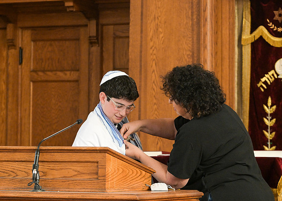 Isaac_Greene_Bar_Mitzvah_Portraits_030
