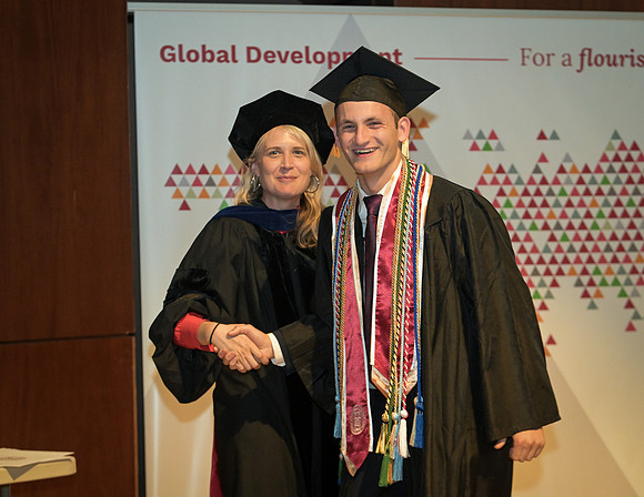 Global_Dev_Graduation_Ceremony_2024_054