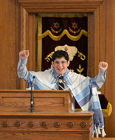 Isaac_Greene_Bar_Mitzvah_Portraits_039