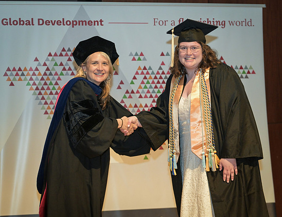 Global_Dev_Graduation_Ceremony_2024_049