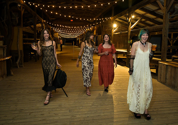 Johansen_Foito_Wedding_Celebration_124