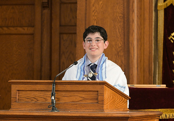 Isaac_Greene_Bar_Mitzvah_Portraits_032