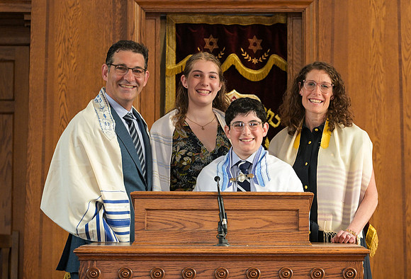 Isaac_Greene_Bar_Mitzvah_Portraits_043