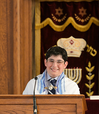 Isaac_Greene_Bar_Mitzvah_Portraits_035