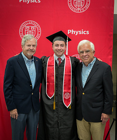 Cornell_Physics_Undergraduate_Commencement_2025_092