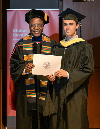 Global_Development_Graduation_2025_091