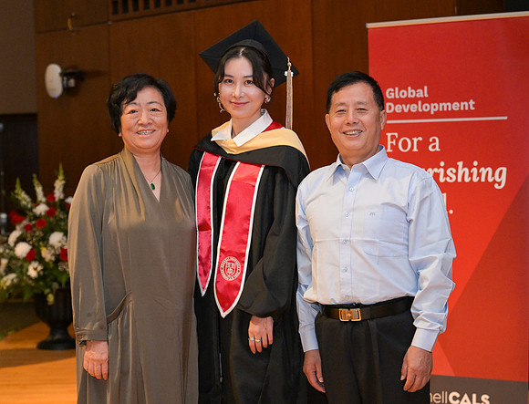 Global_Development_Graduation_2025_161