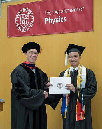 Cornell_Physics_Undergraduate_Commencement_2025_032