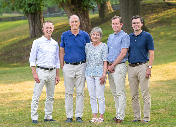 Lloyd_Family_Portrait_041