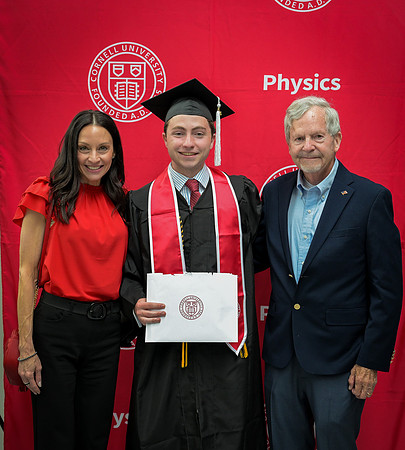 Cornell_Physics_Undergraduate_Commencement_2025_090