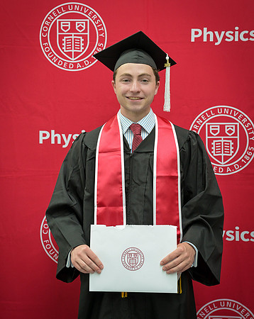 Cornell_Physics_Undergraduate_Commencement_2025_088