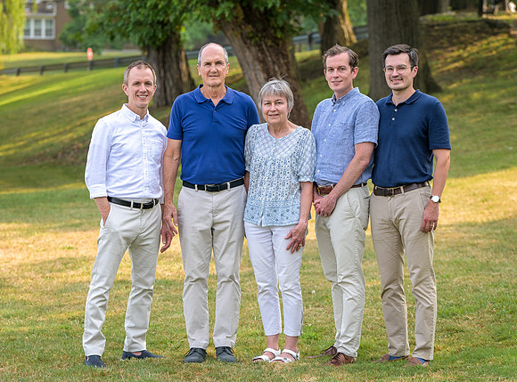 Lloyd_Family_Portrait_039