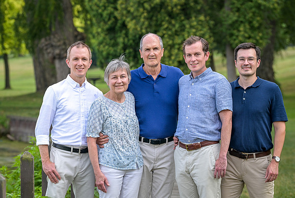 Lloyd_Family_Portrait_048