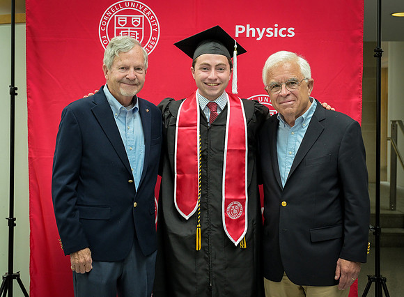 Cornell_Physics_Undergraduate_Commencement_2025_093