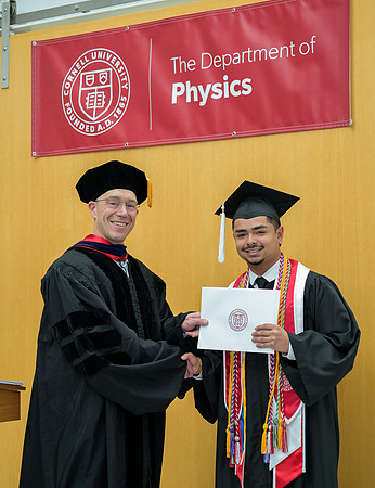 Cornell_Physics_Undergraduate_Commencement_2025_058