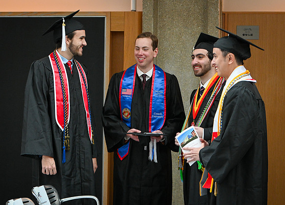 Cornell_Physics_Undergraduate_Commencement_2025_005