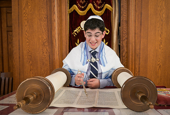 Isaac_Greene_Bar_Mitzvah_Portraits_067