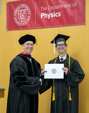 Cornell_Physics_Undergraduate_Commencement_2025_047