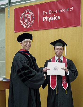 Cornell_Physics_Undergraduate_Commencement_2025_025