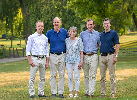 Lloyd_Family_Portrait_037