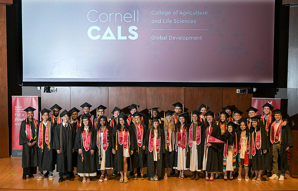 Global_Development_Graduation_2025_143