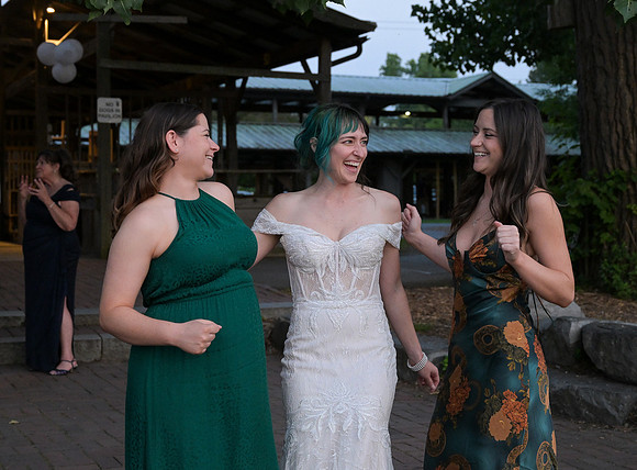 Johansen_Foito_Wedding_Celebration_076