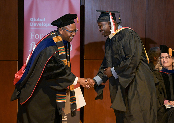 Global_Development_Graduation_2025_094