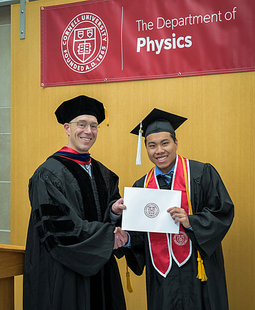 Cornell_Physics_Undergraduate_Commencement_2025_070