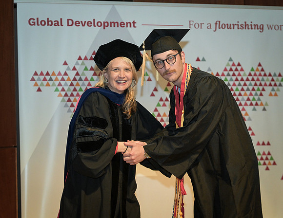 Global_Dev_Graduation_Ceremony_2024_039