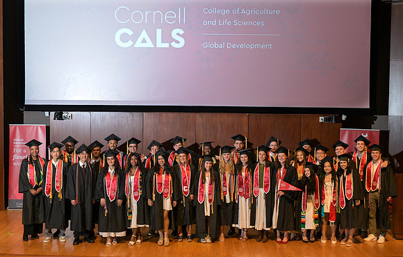 Global_Development_Graduation_2025_145