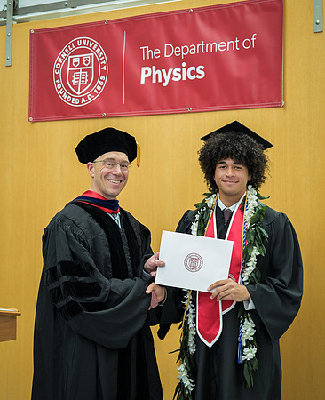 Cornell_Physics_Undergraduate_Commencement_2025_065