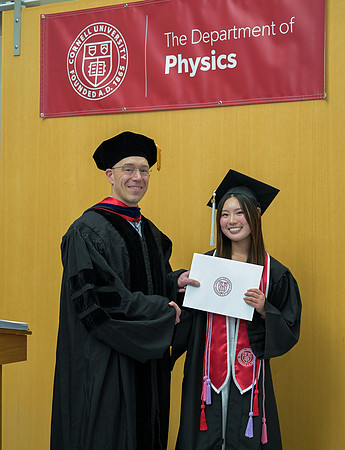 Cornell_Physics_Undergraduate_Commencement_2025_041