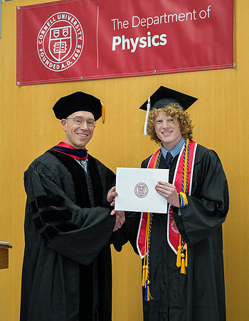 Cornell_Physics_Undergraduate_Commencement_2025_059